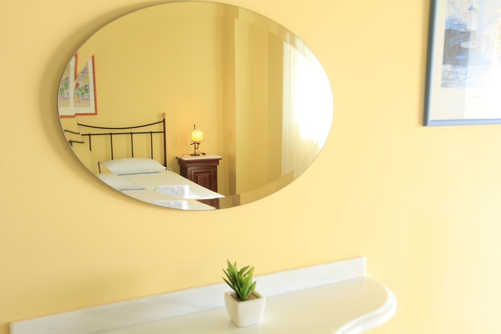 Iliobasilema Studios & Apartments Fiskardo Rum bild