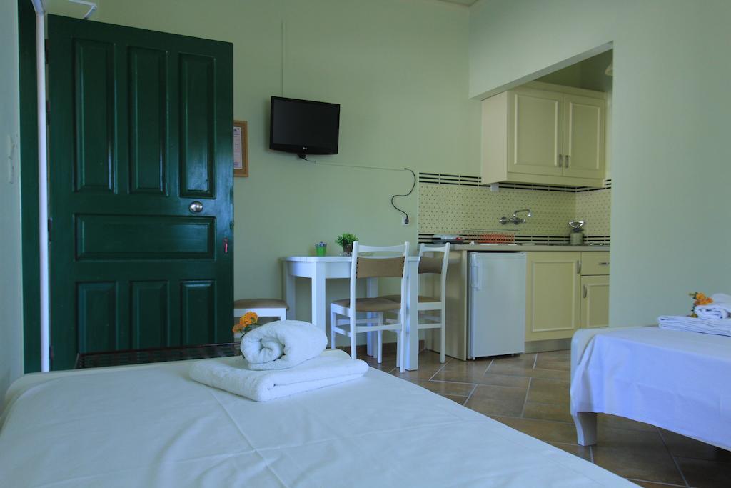 Iliobasilema Studios & Apartments Fiskardo Rum bild